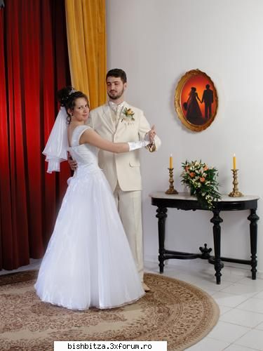 Arad -ptr viitoare mirese ! - De vanzare rochie de mireasa, voal, coronita - Foto & Video