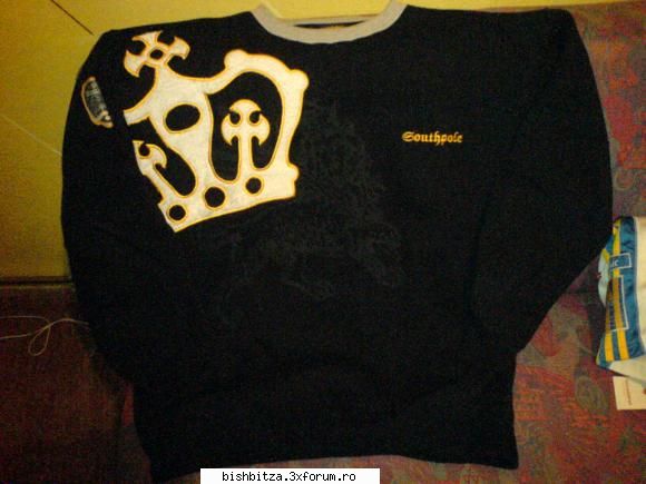 marimea este l,100% bumbac,pre 80ron bluza groasa se iarna