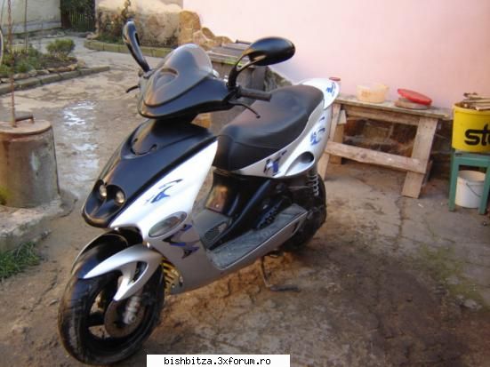 Cine are scooter - am un Malaguti F15 la 500 Euro =) - Auto&Moto