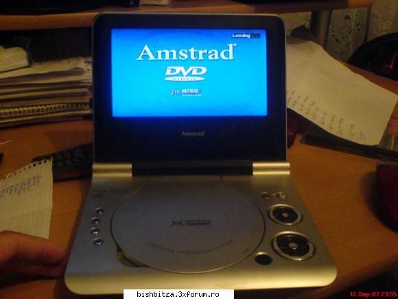DVD PORTABIL AMSTRAD ieftin!!! - Vand DVD PORTABIL AMSTRAD -citeste DVD-V,DiVX - Electronice