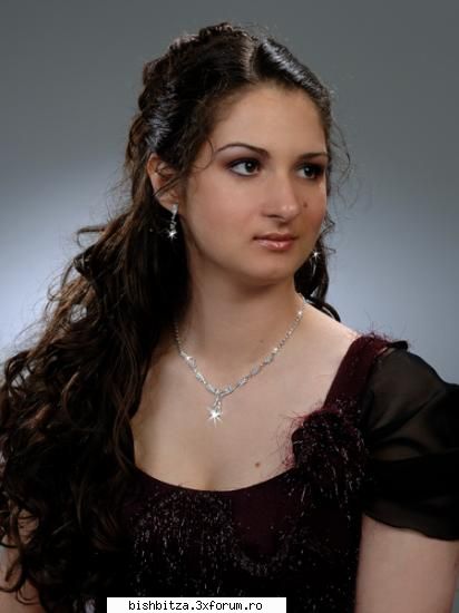 Fotografii pentru banchet - executam fotografii de salon pentru absolventi - Foto & Video