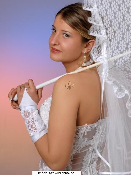 Pentru frumoasele Aradului - Fotografii de studio din 14 nov. intrun decor de - Foto & Video