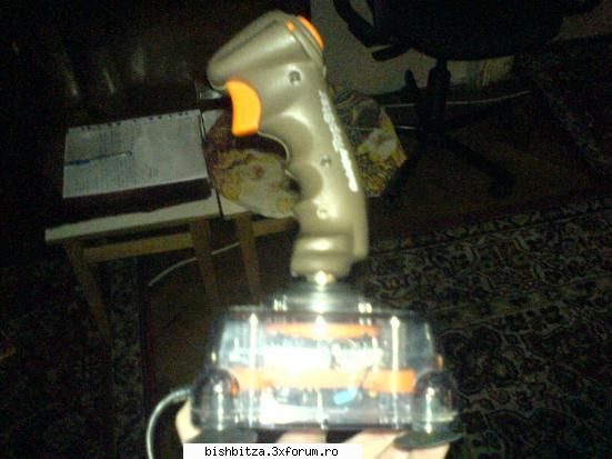 Vand JoyStick PROFESIONIST - nefolosit doar test,e ca si nou,pret 50ron FIX - Computer Stuff