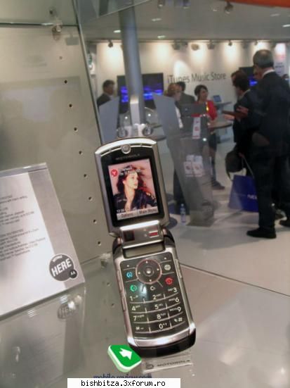 Vand motorola V3x - Vand Motorola V3x, folosti 2 sapt, in stare - Telefoane GSM, CDMA, PDA, etc